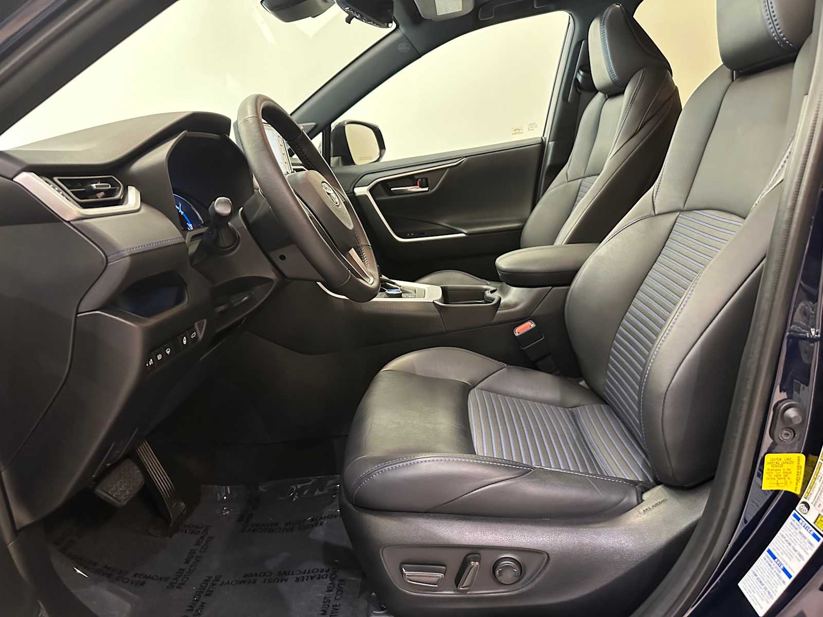 Thumbnail: 2021 Toyota RAV4 - 22