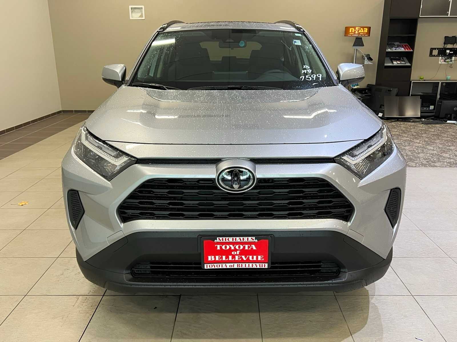 Thumbnail: 2025 Toyota RAV4 - 8