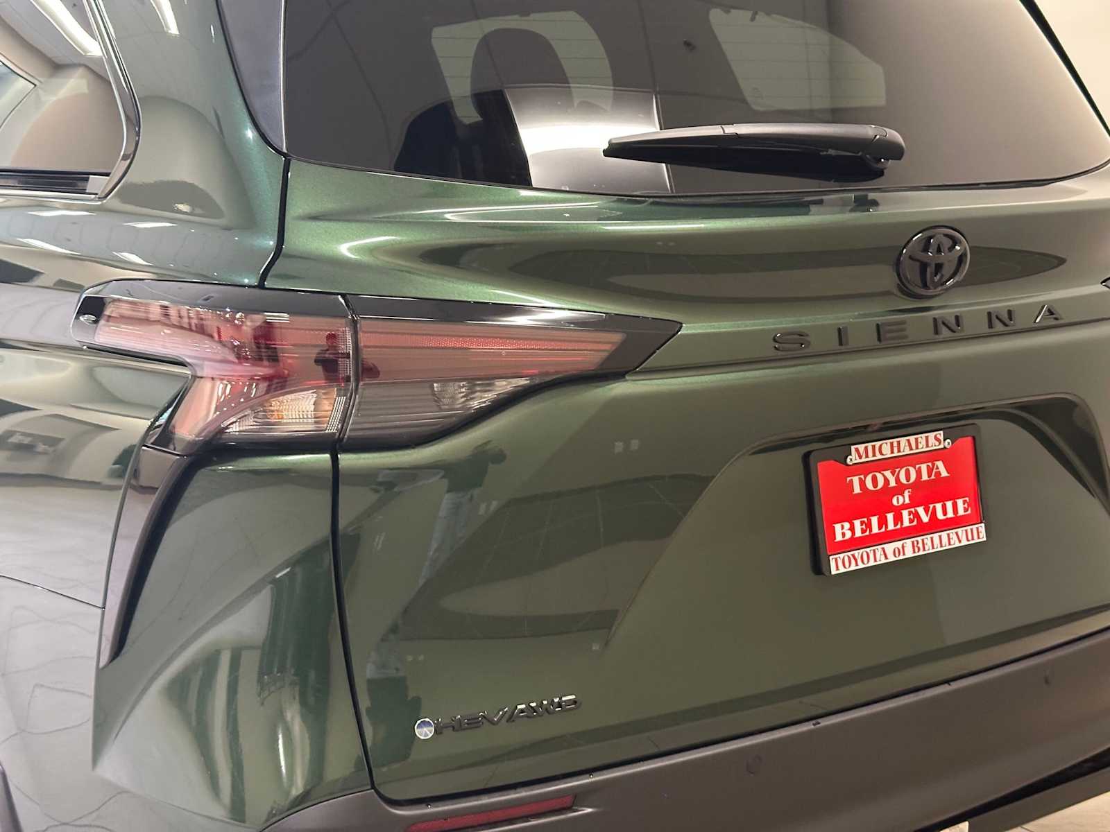 Thumbnail: 2026 Toyota Sienna - 7