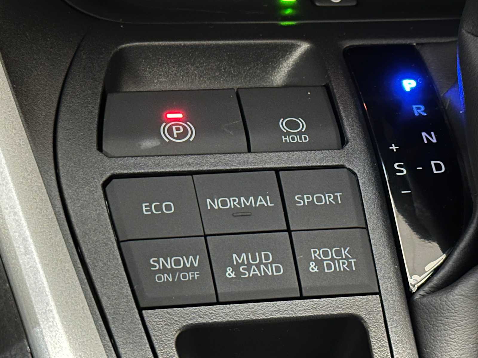 Thumbnail: 2025 Toyota RAV4 - 16