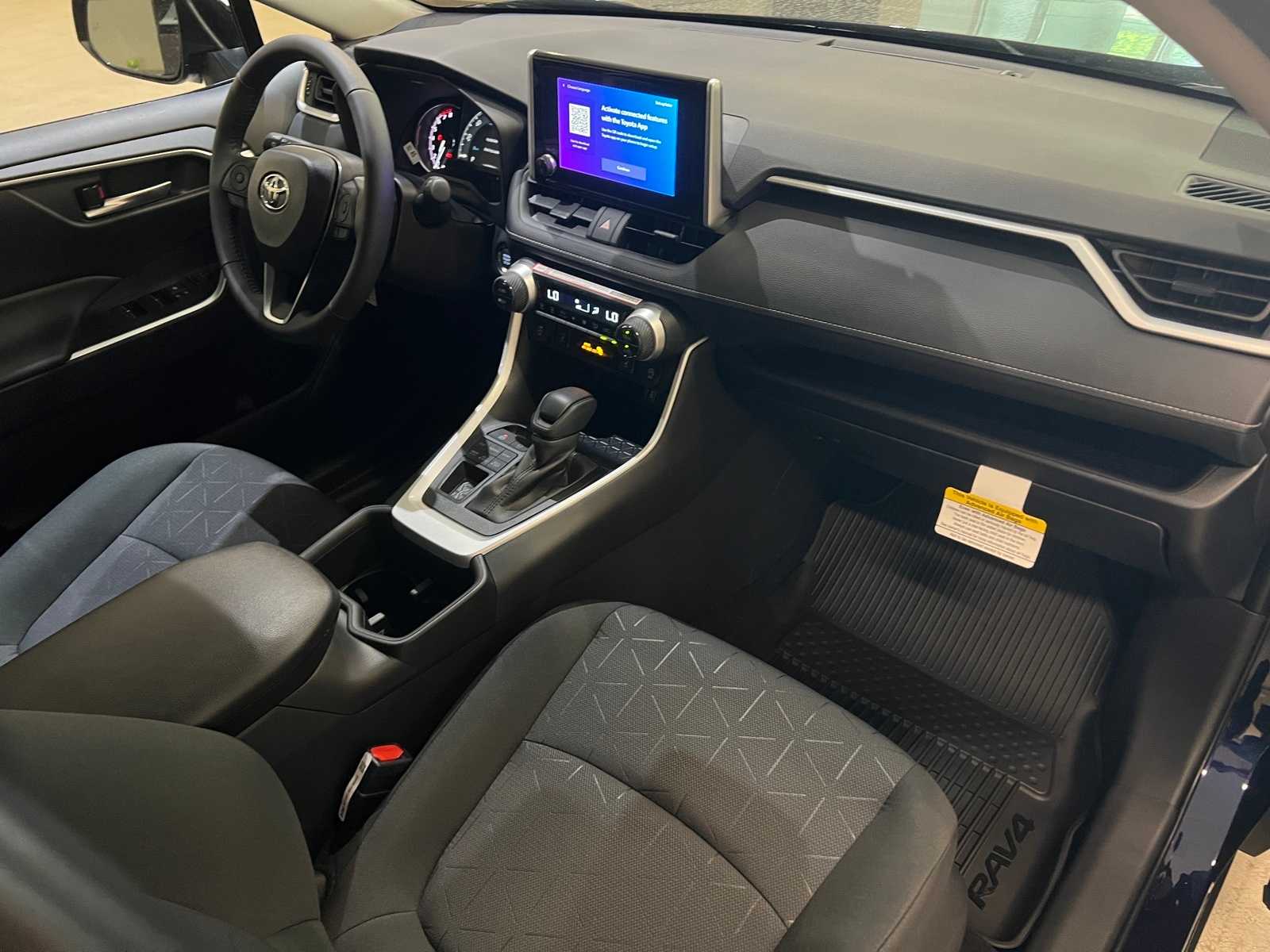 Thumbnail: 2025 Toyota RAV4 - 15