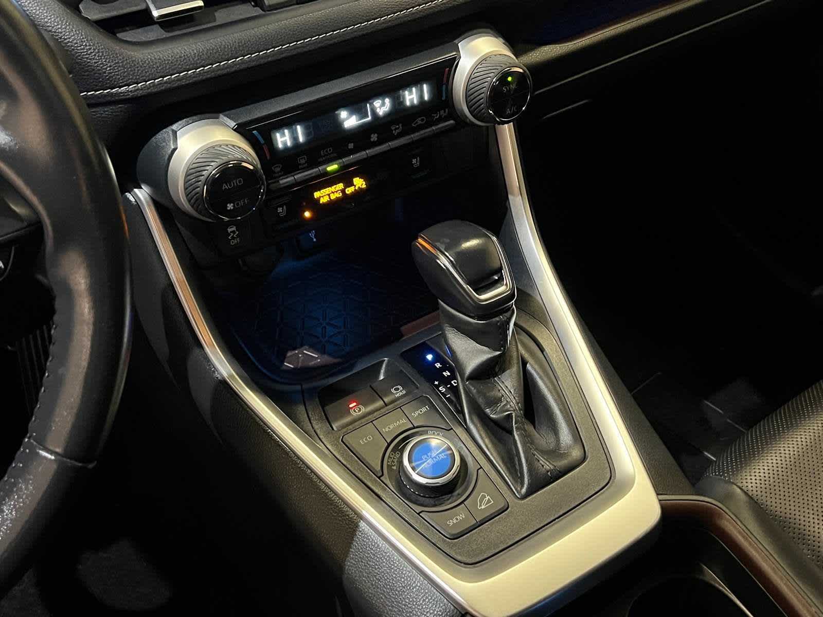 Thumbnail: 2021 Toyota RAV4 - 23