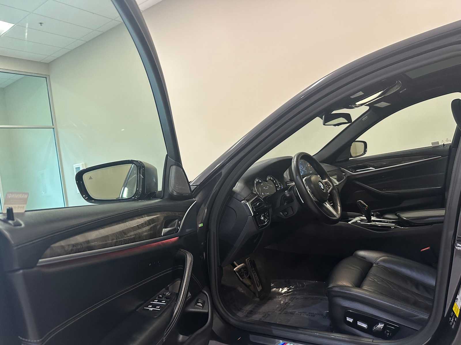 Thumbnail: 2018 BMW 5 Series - 23