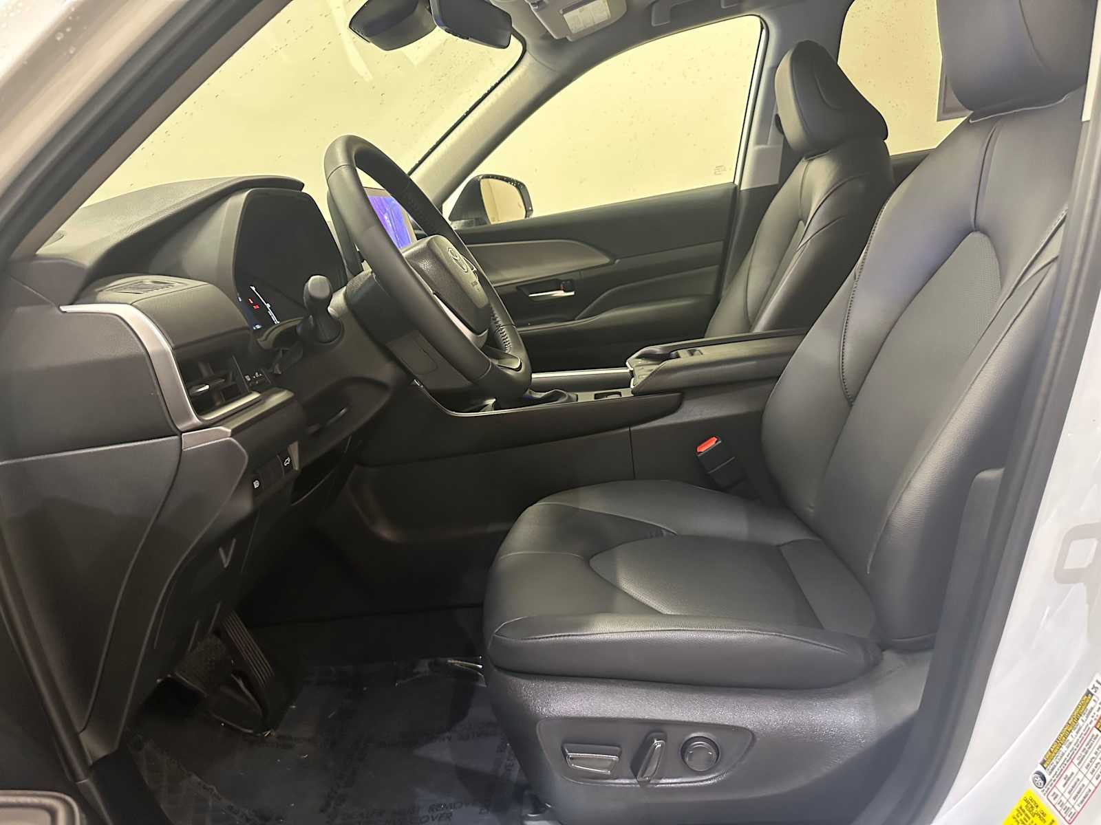 Thumbnail: 2025 Toyota Grand Highlander - 18