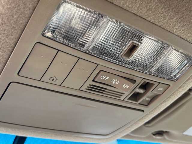 Thumbnail: 2011 Toyota Highlander - 27