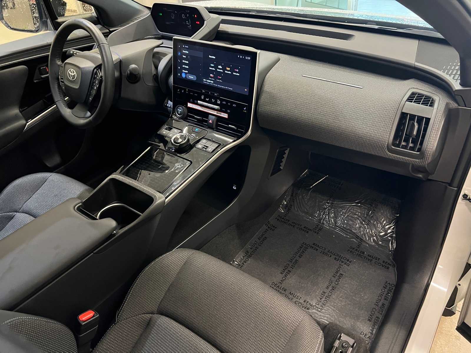 Thumbnail: 2024 Toyota bZ4X - 15