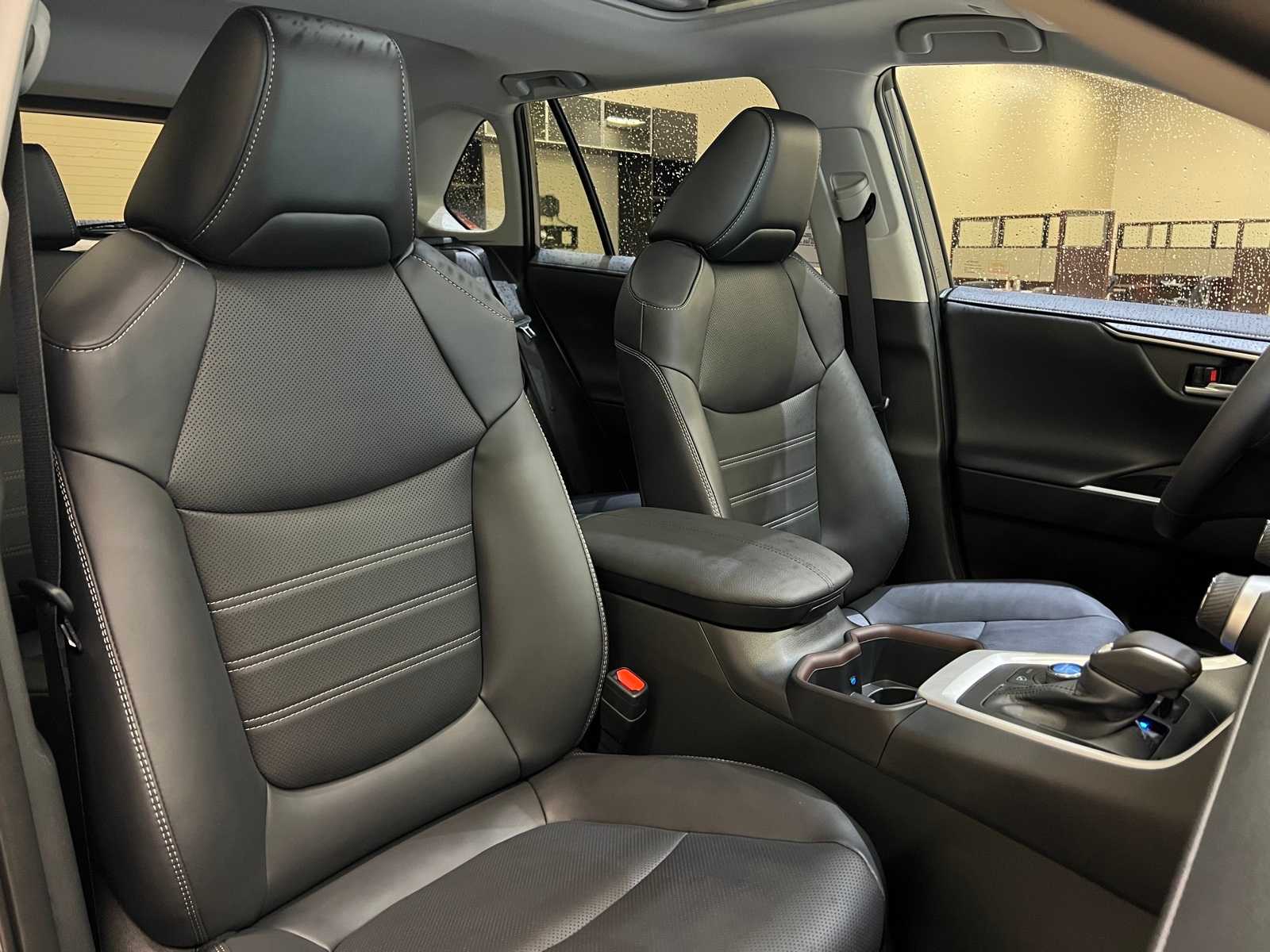 Thumbnail: 2025 Toyota RAV4 - 14