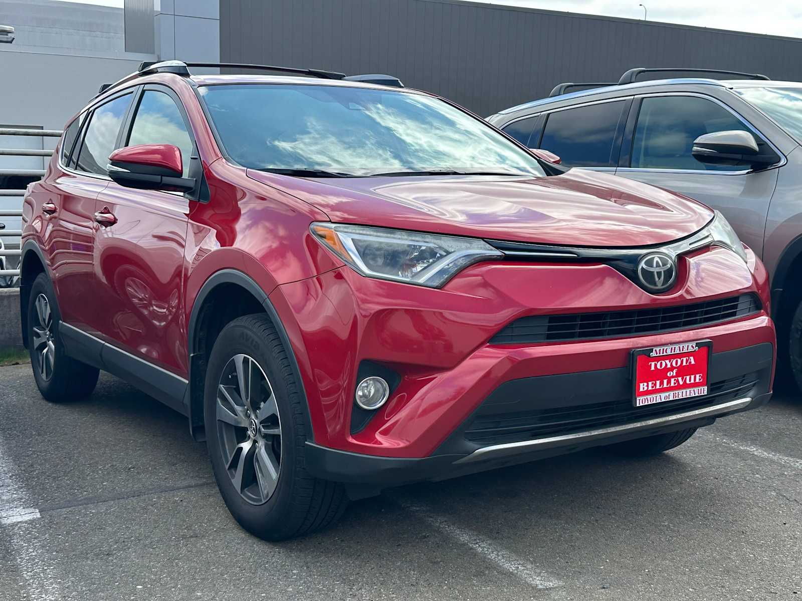 Thumbnail: 2017 Toyota RAV4 - 3