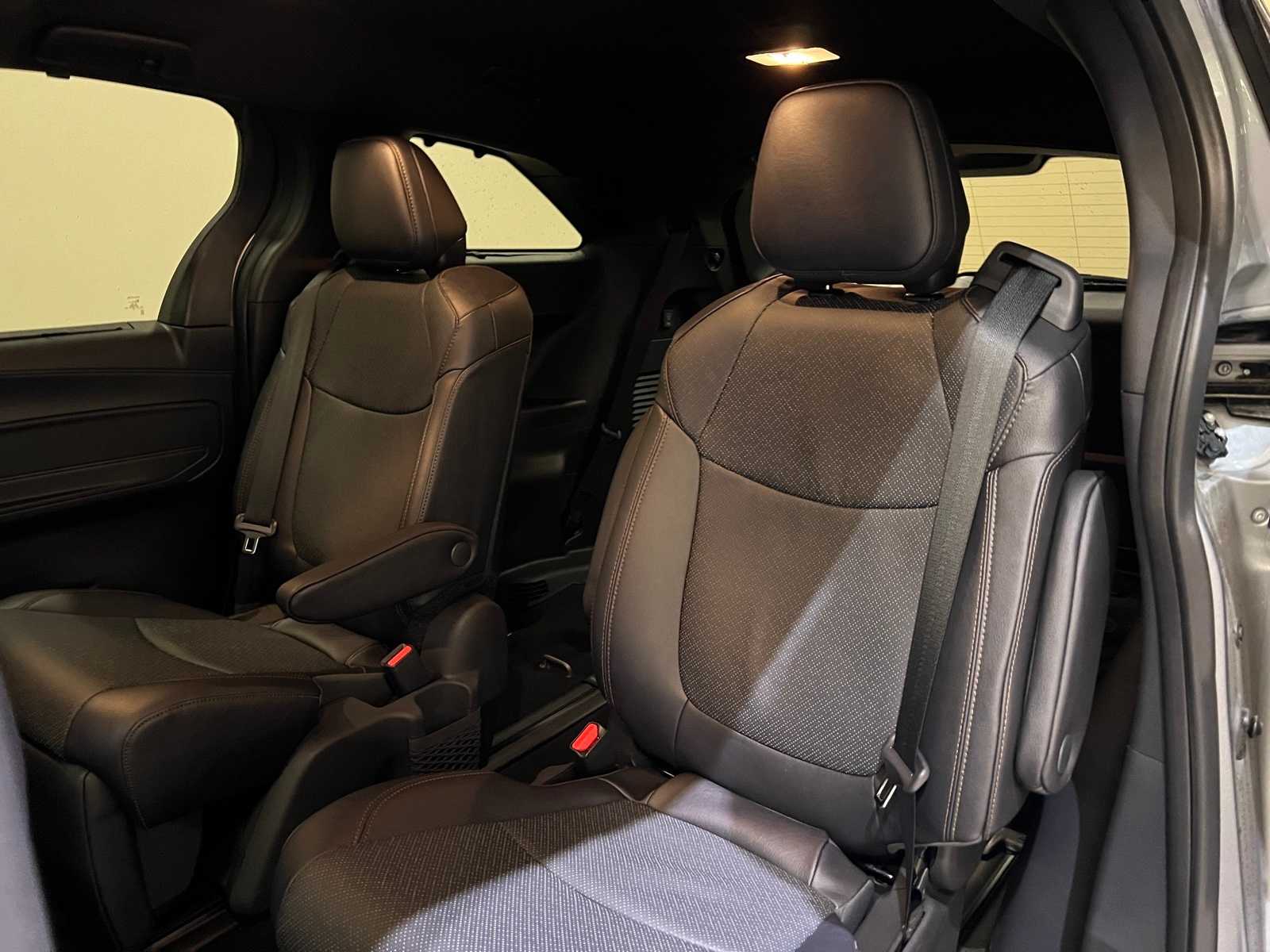 Thumbnail: 2025 Toyota Sienna - 13