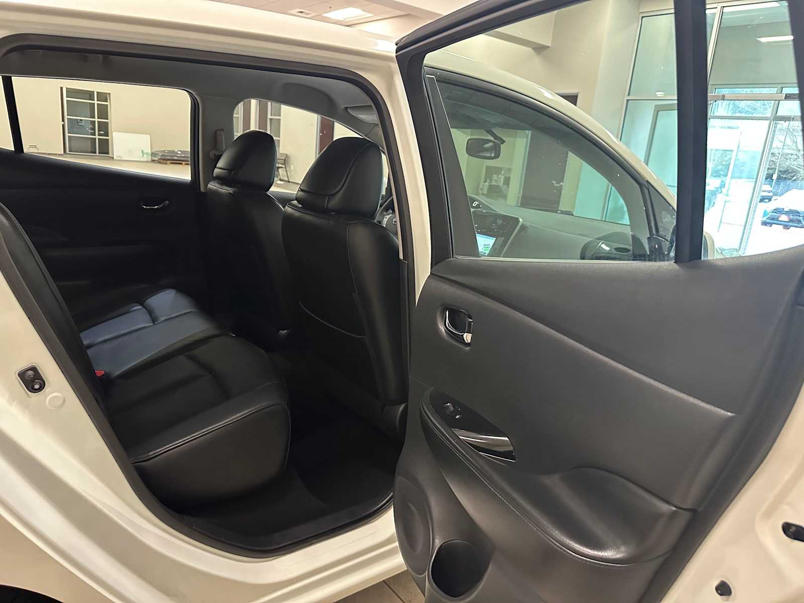 Thumbnail: 2016 Nissan Leaf - 26