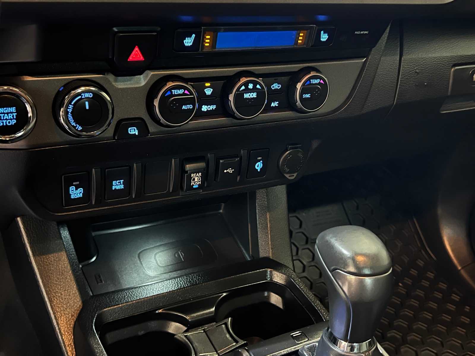 Thumbnail: 2020 Toyota Tacoma - 24