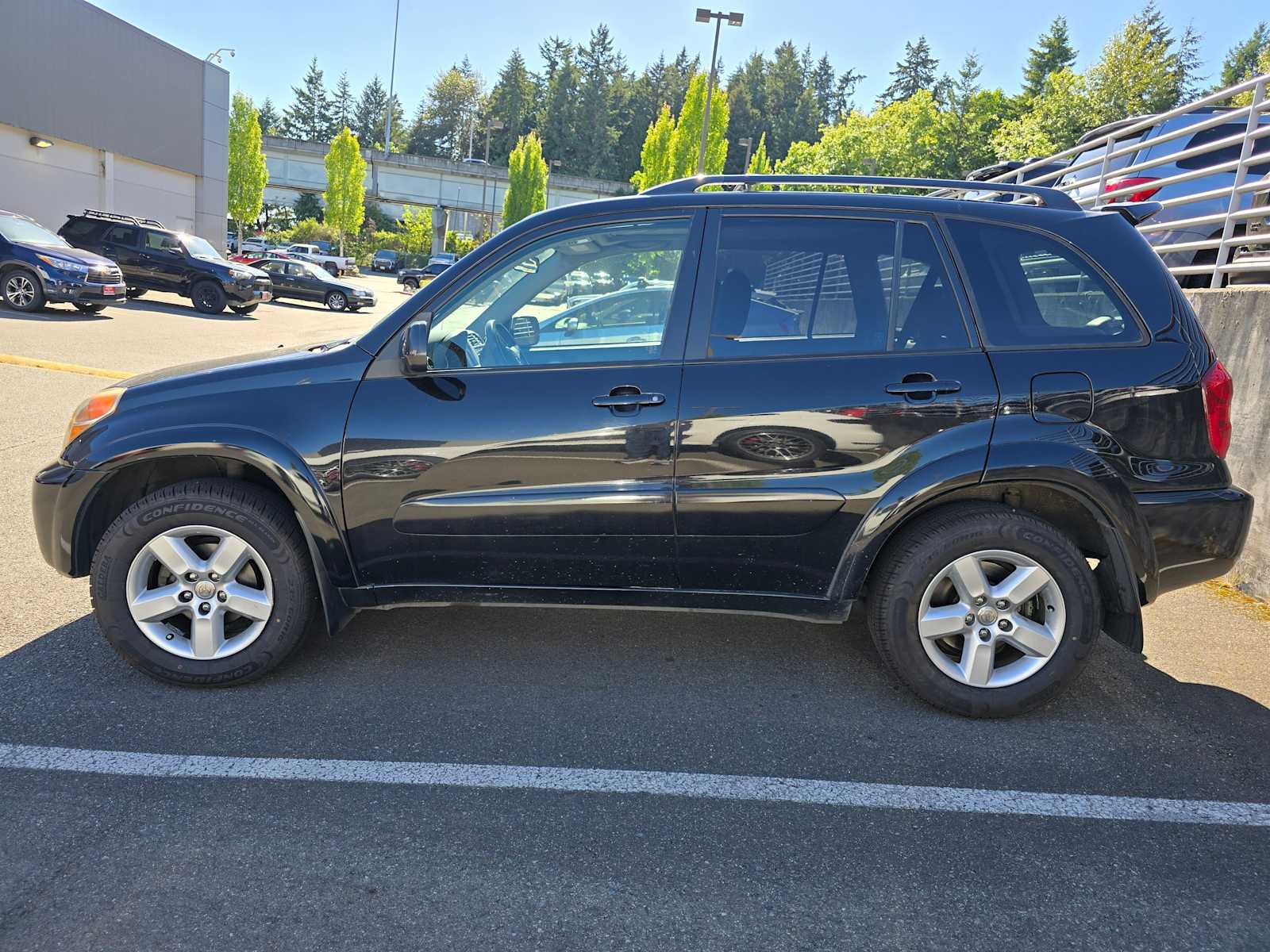 Thumbnail: 2005 Toyota RAV4 - 3