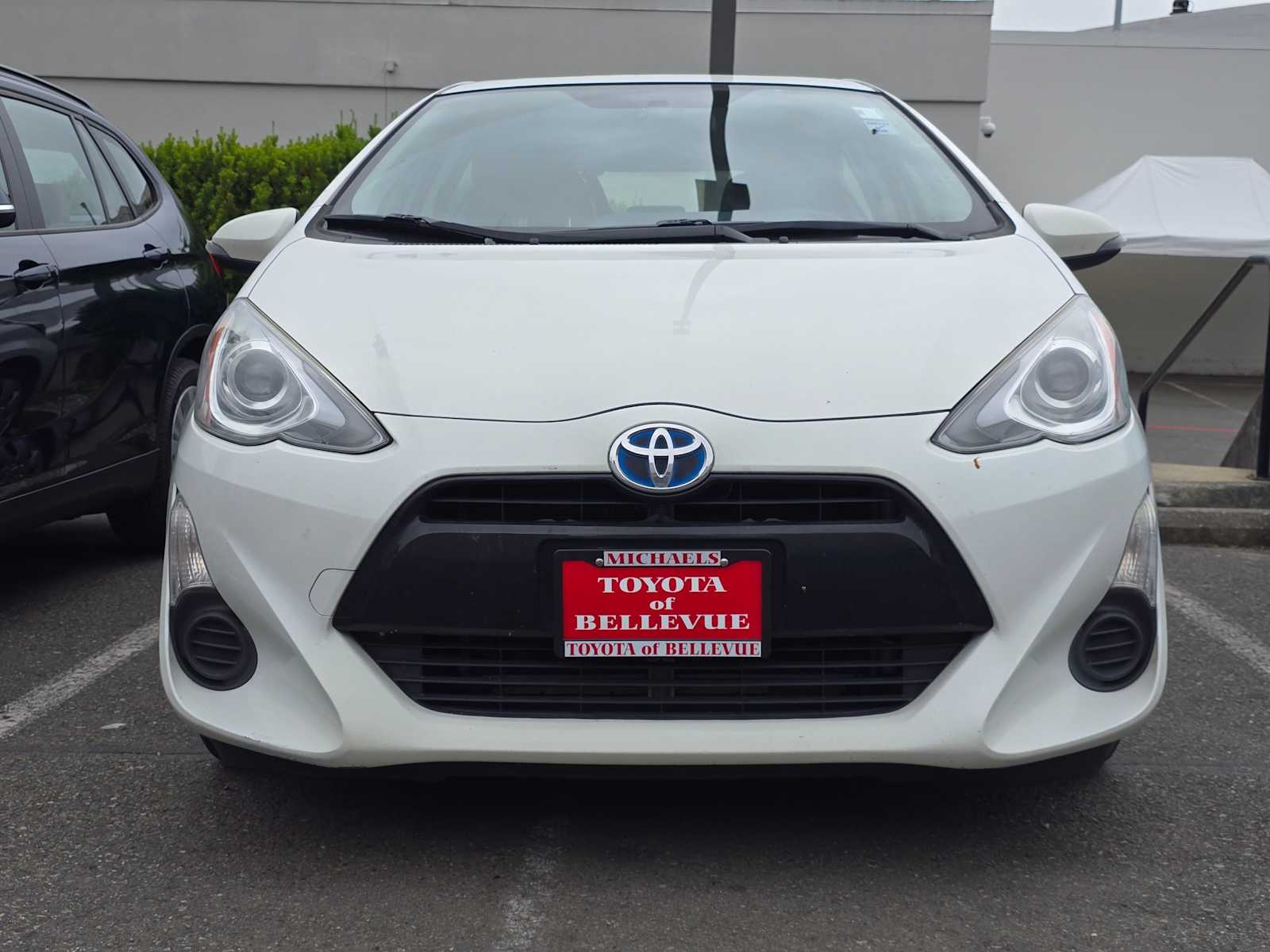 Thumbnail: 2015 Toyota Prius c - 2