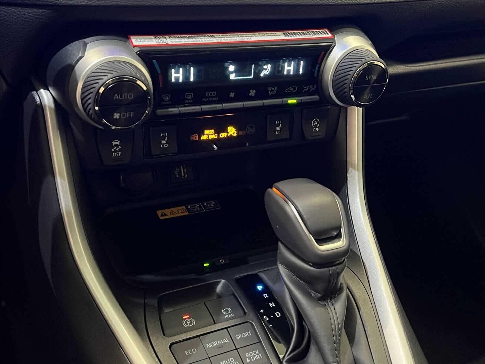 Thumbnail: 2025 Toyota RAV4 - 22