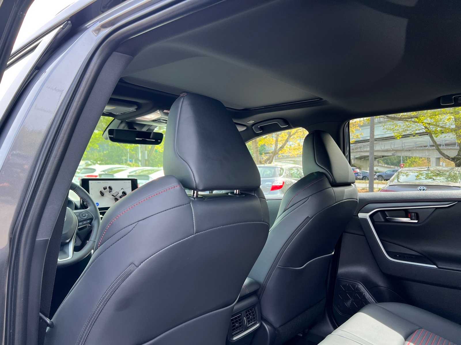 2025 Toyota RAV4 XSE 12