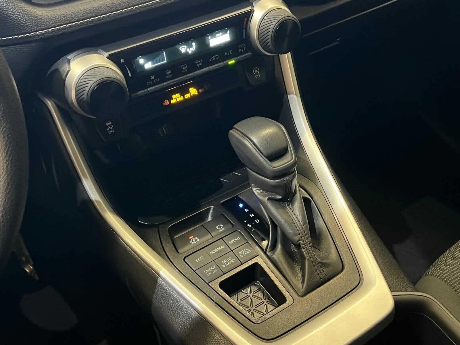 Thumbnail: 2023 Toyota RAV4 - 22