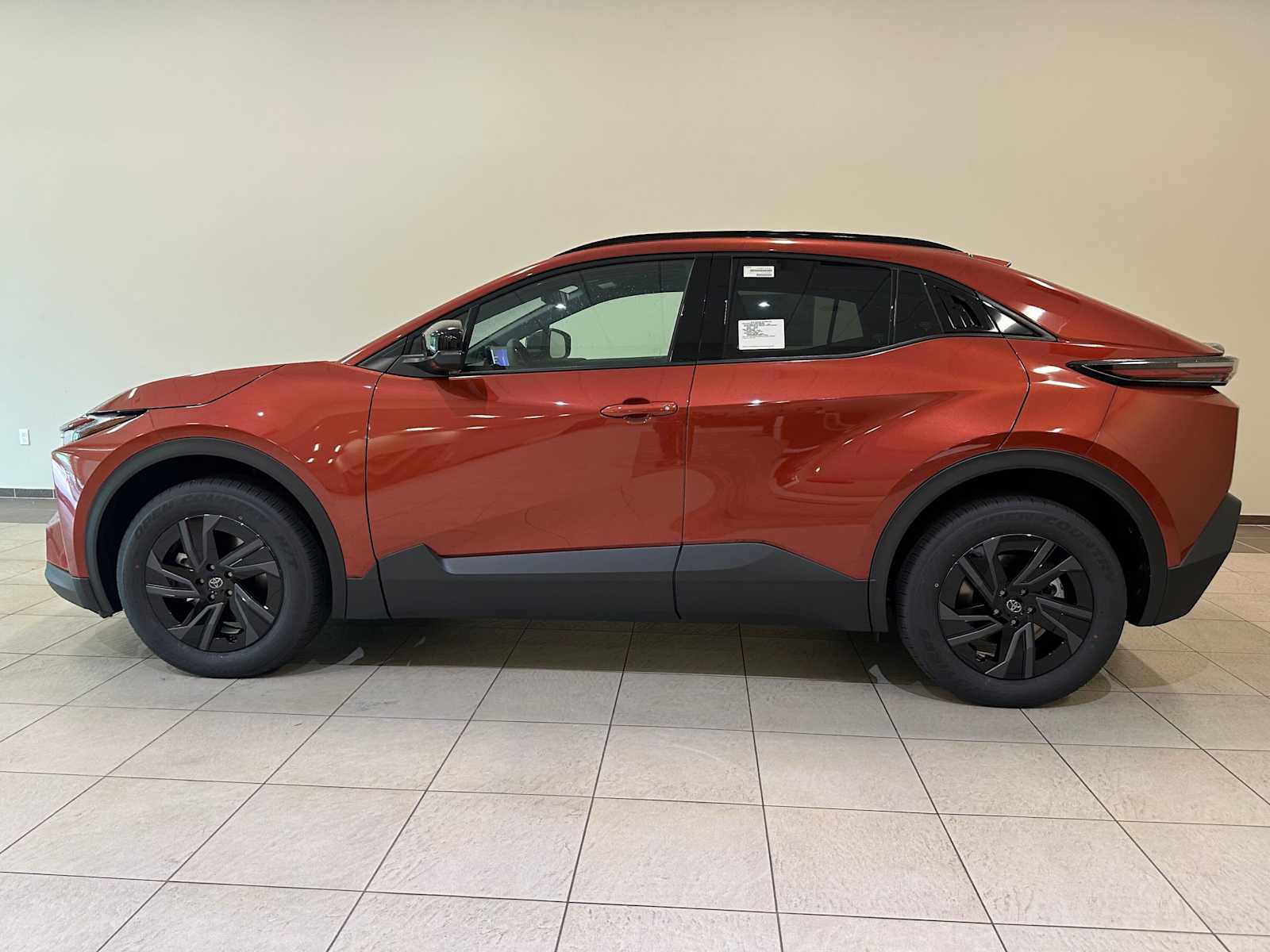 Thumbnail: 2026 Toyota C-HR - 3