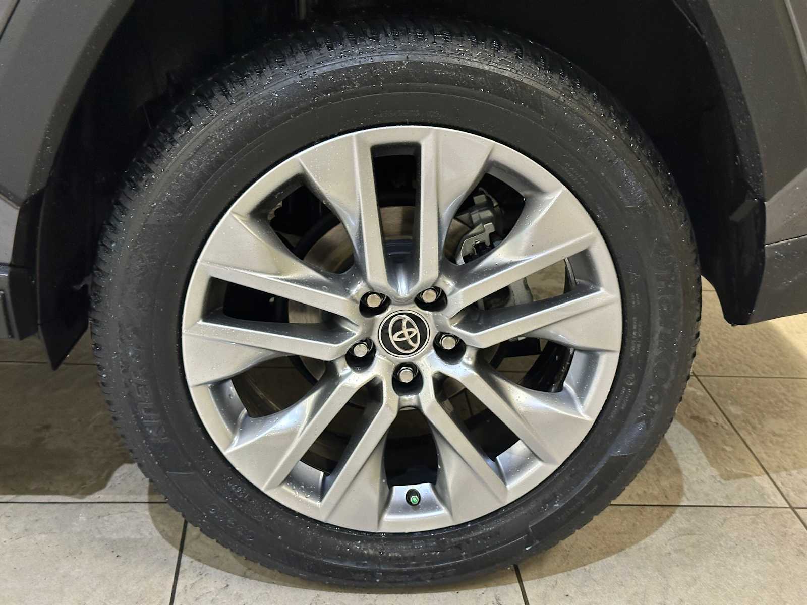 Thumbnail: 2022 Toyota RAV4 - 8