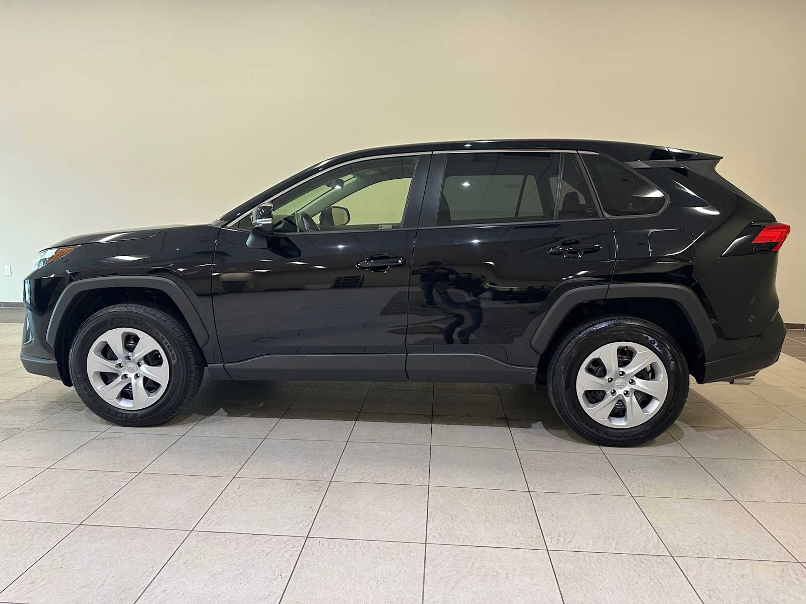 Thumbnail: 2025 Toyota RAV4 - 3