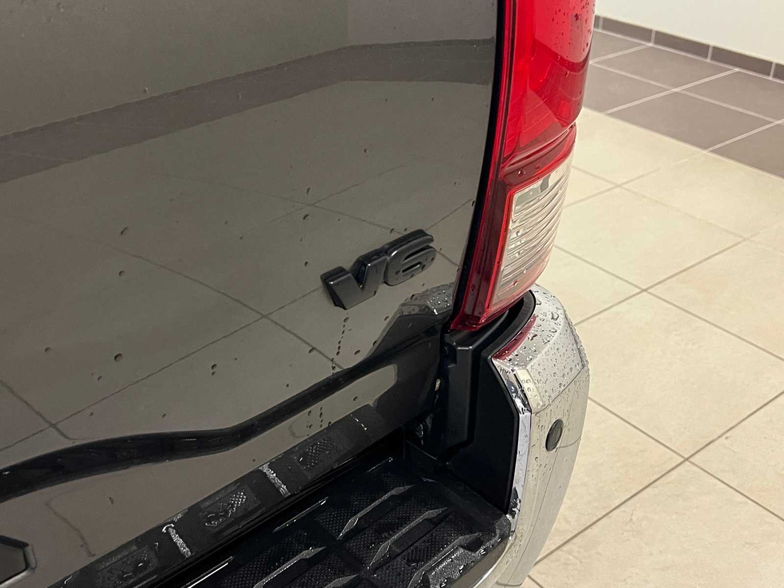 Thumbnail: 2019 Toyota Tacoma - 6