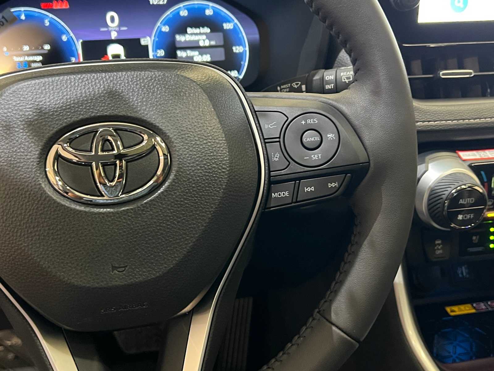 Thumbnail: 2025 Toyota RAV4 - 21