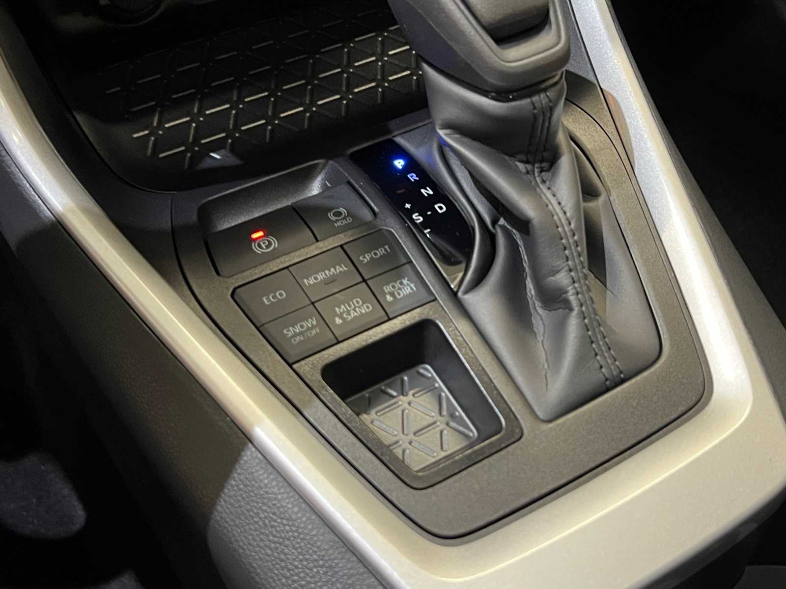 Thumbnail: 2025 Toyota RAV4 - 25