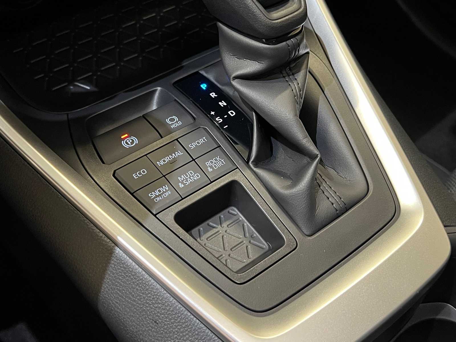 Thumbnail: 2025 Toyota RAV4 - 25