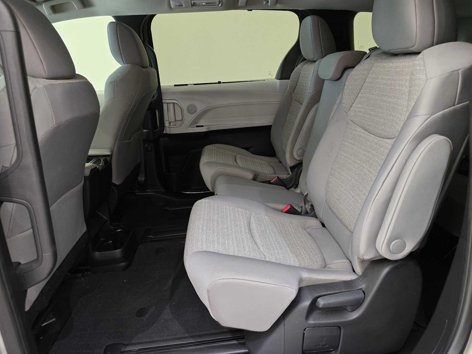 Thumbnail: 2025 Toyota Sienna - 22