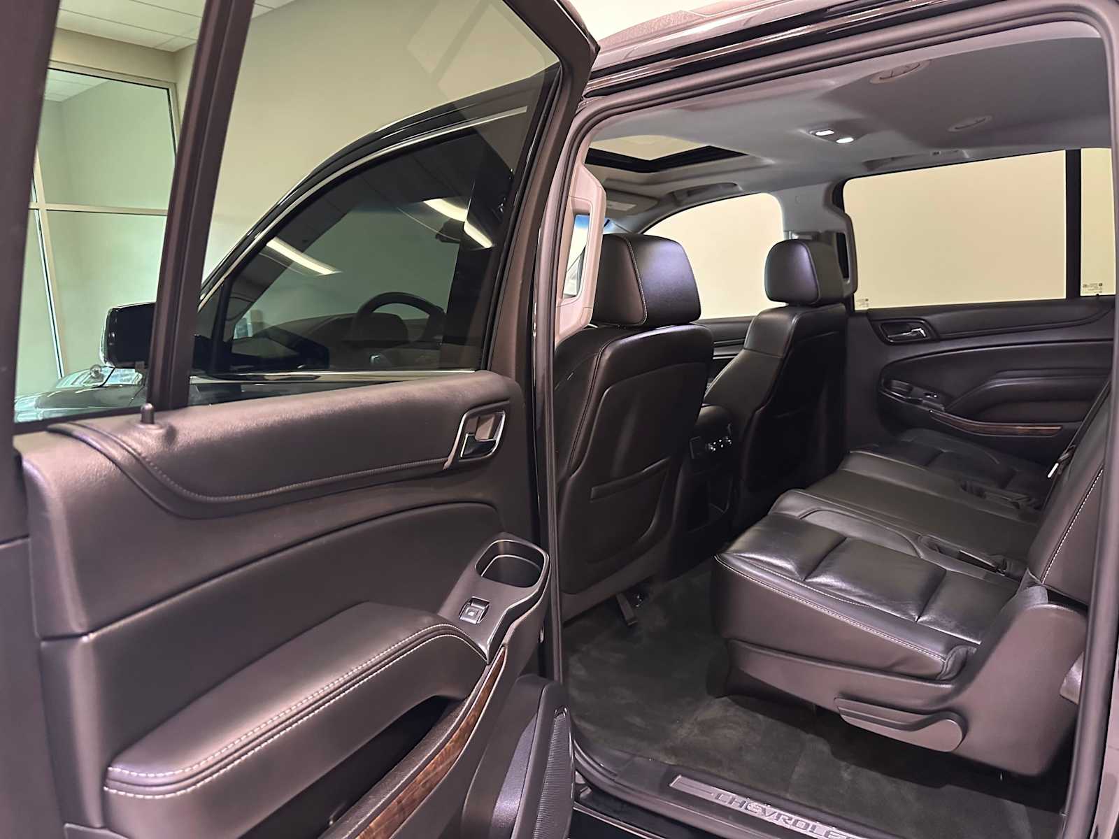 Thumbnail: 2015 Chevrolet Suburban - 24