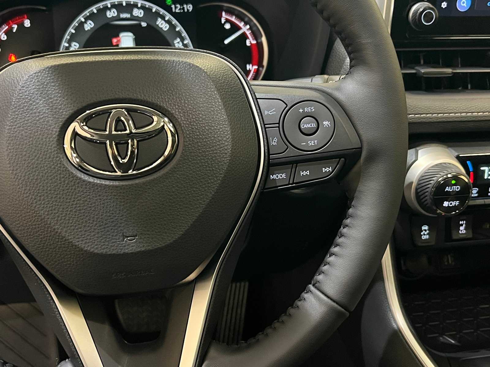 Thumbnail: 2025 Toyota RAV4 - 21