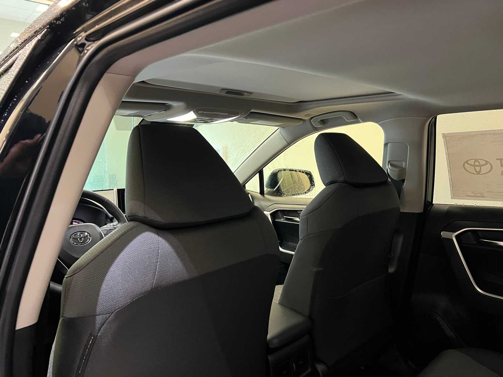 Thumbnail: 2025 Toyota RAV4 - 12