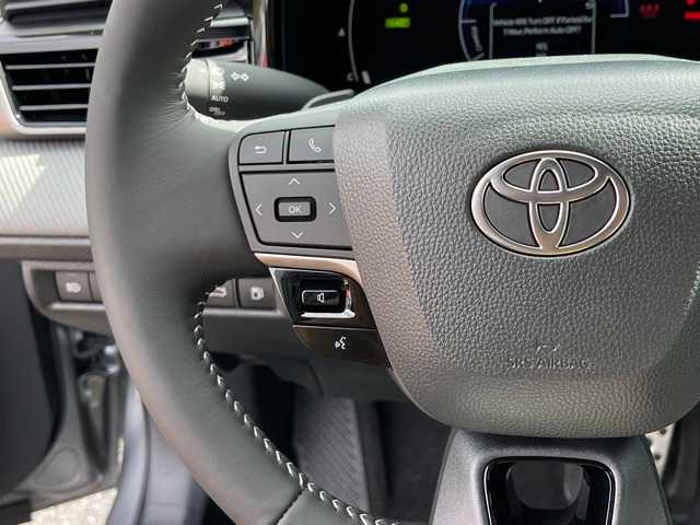 Thumbnail: 2025 Toyota Camry - 21