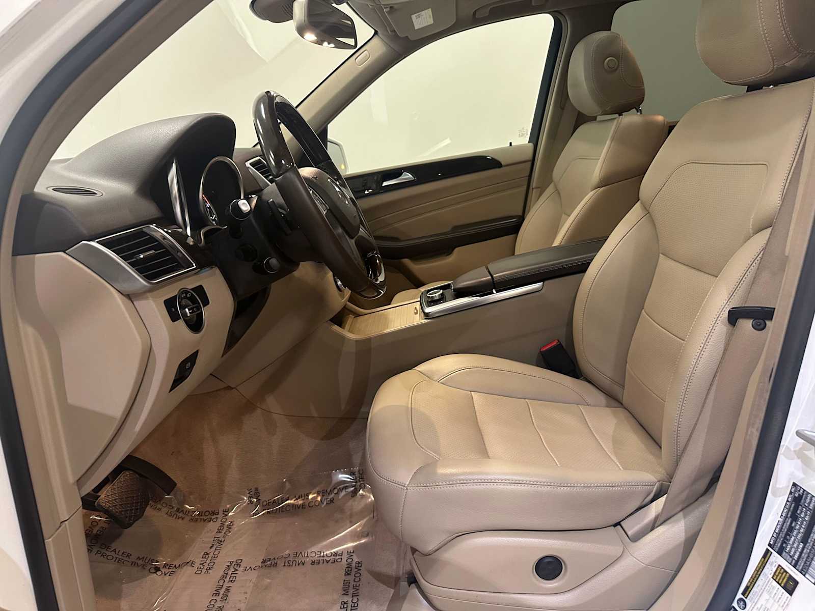 Thumbnail: 2015 Mercedes-Benz M-Class - 23