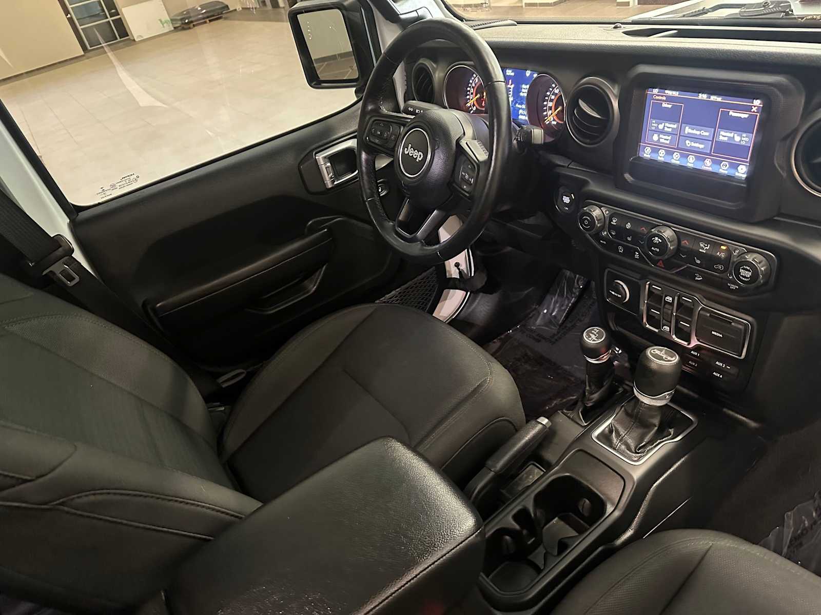 Thumbnail: 2020 Jeep Wrangler - 29