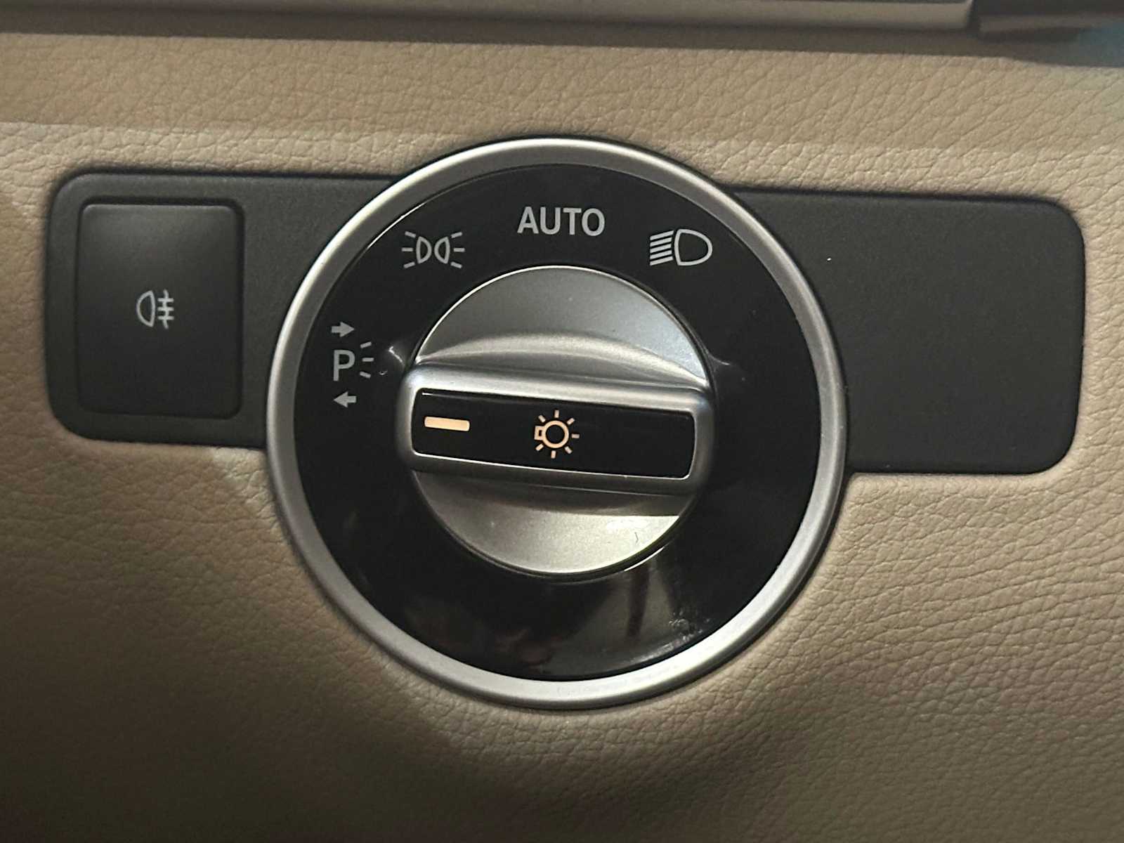 Thumbnail: 2015 Mercedes-Benz M-Class - 19