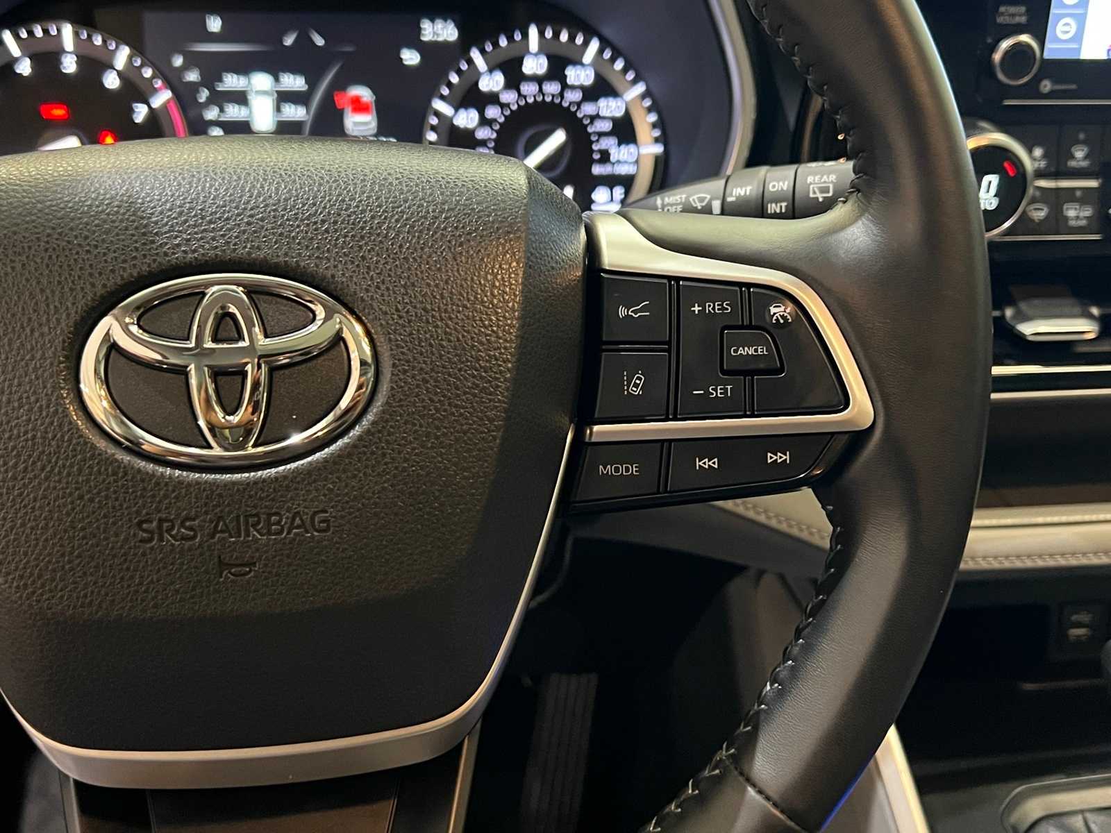2022 Toyota Highlander XLE 19