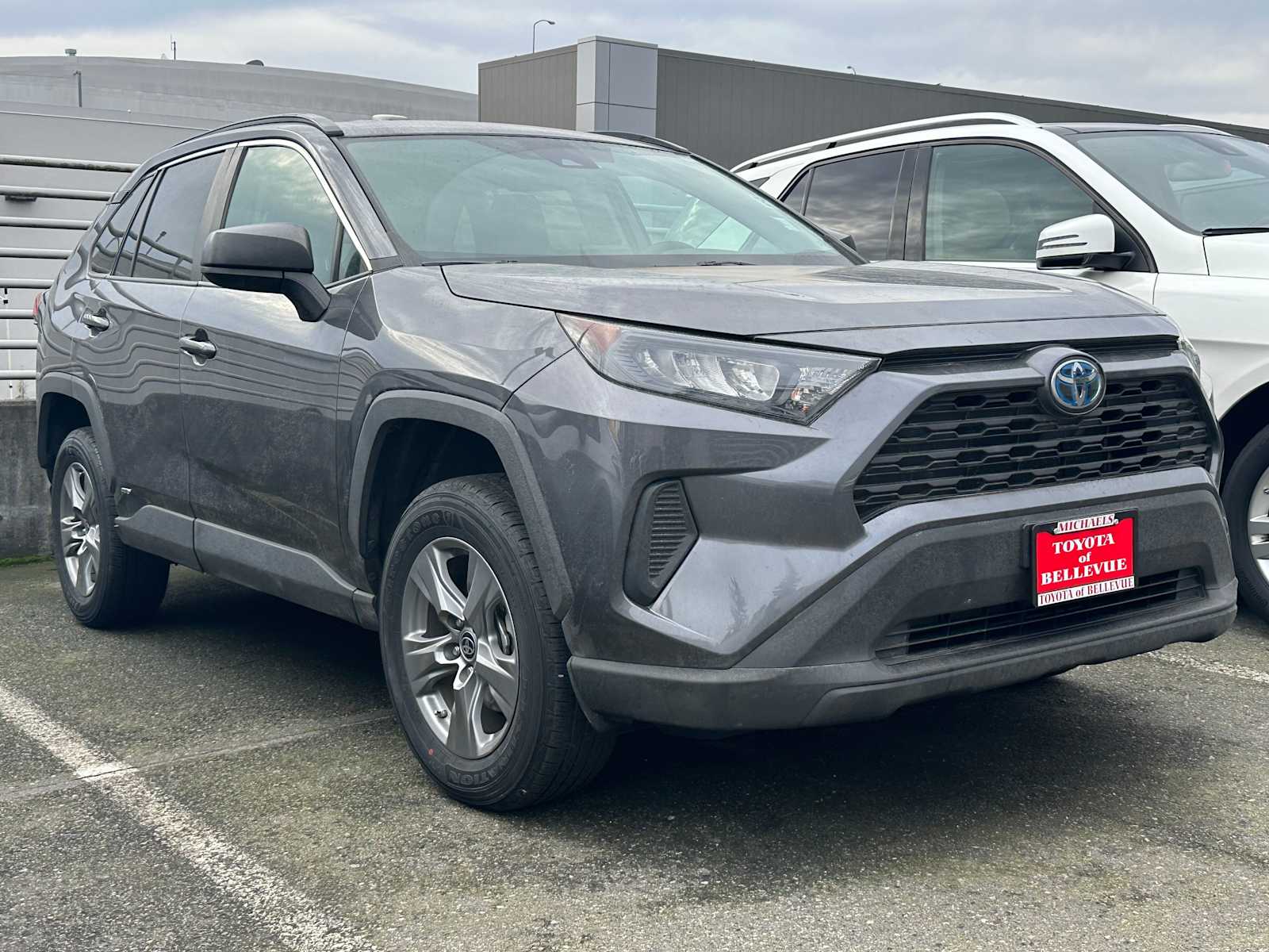 Thumbnail: 2022 Toyota RAV4 - 3