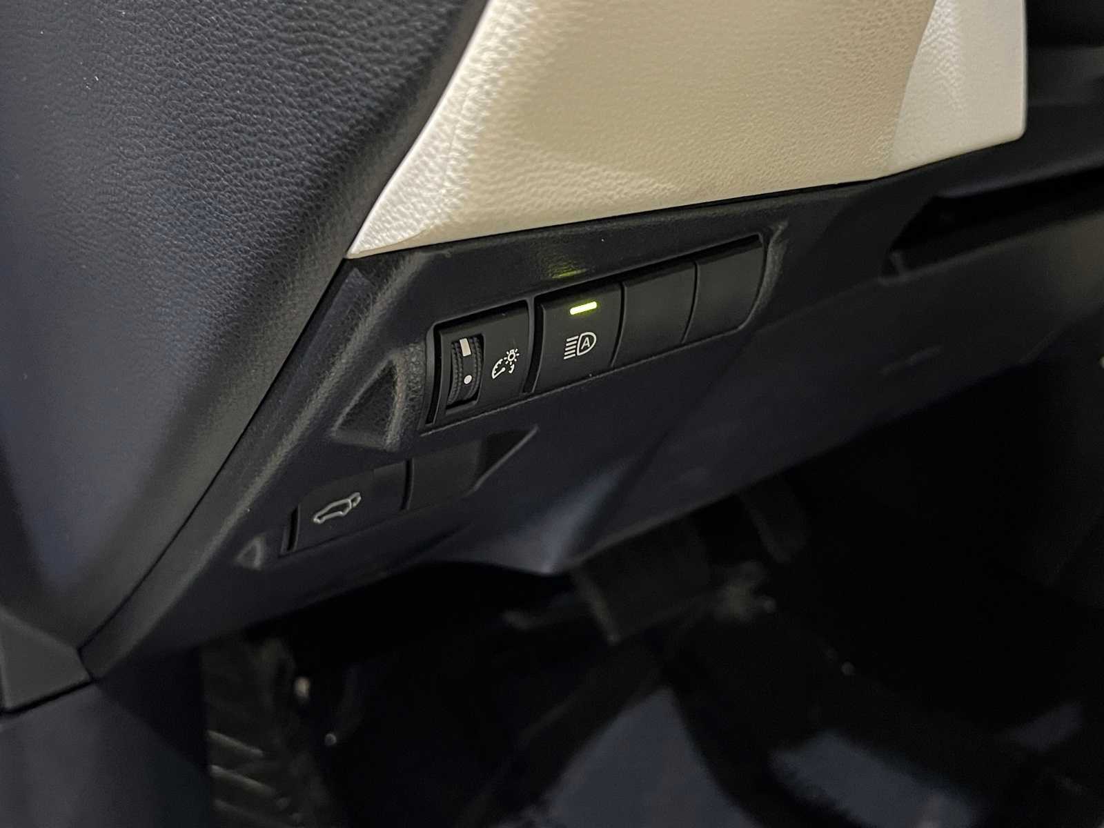 Thumbnail: 2023 Toyota Corolla Cross - 16