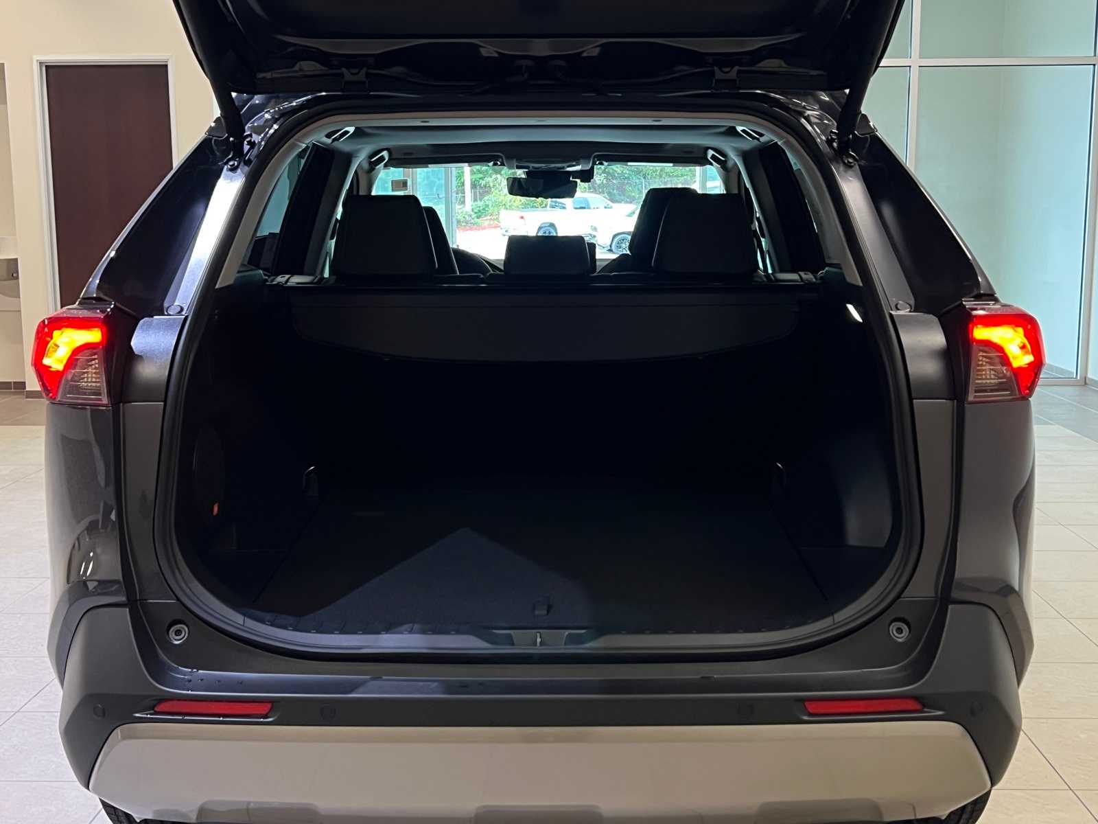 Thumbnail: 2025 Toyota RAV4 - 30