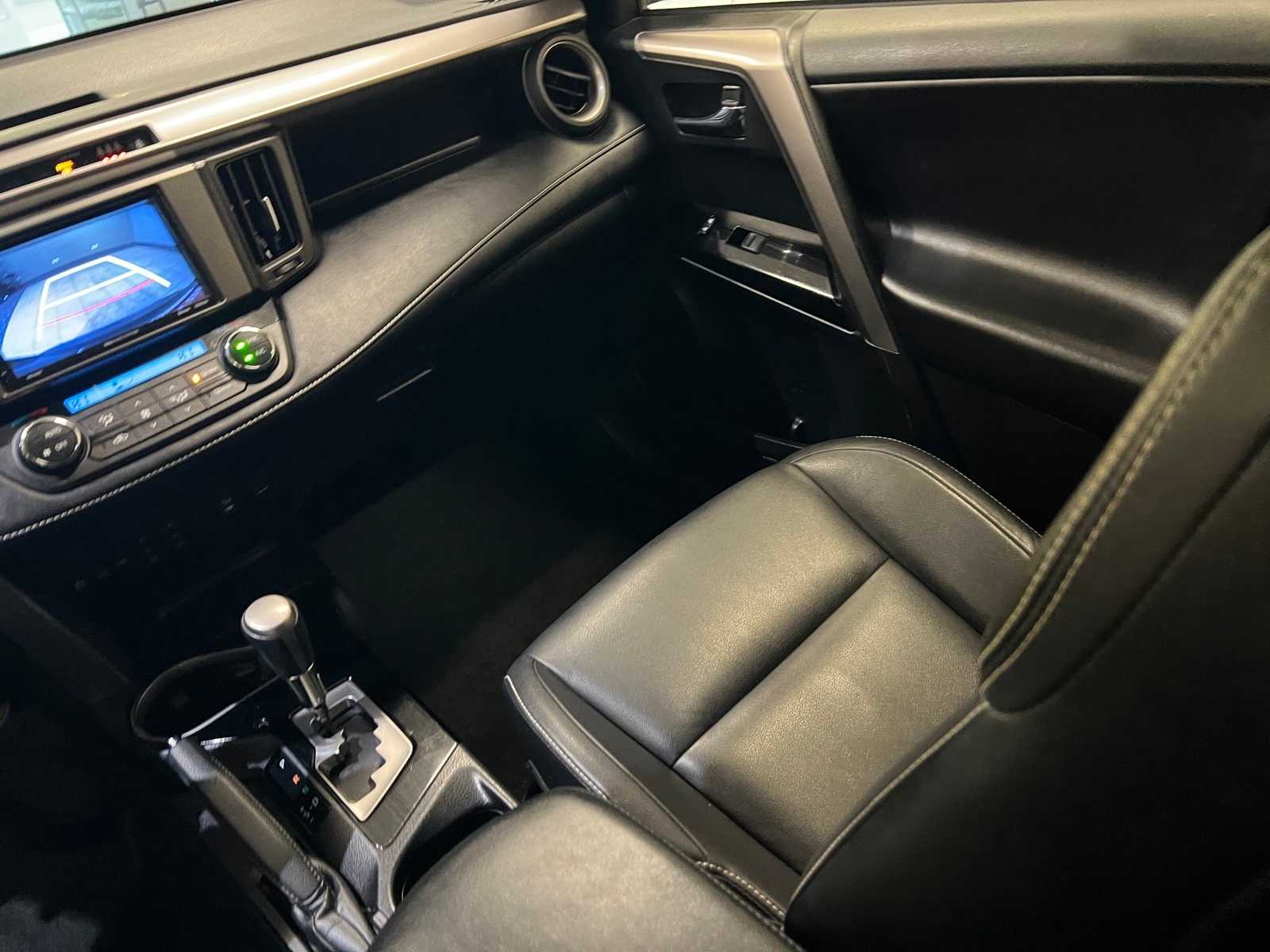 Thumbnail: 2018 Toyota RAV4 - 11