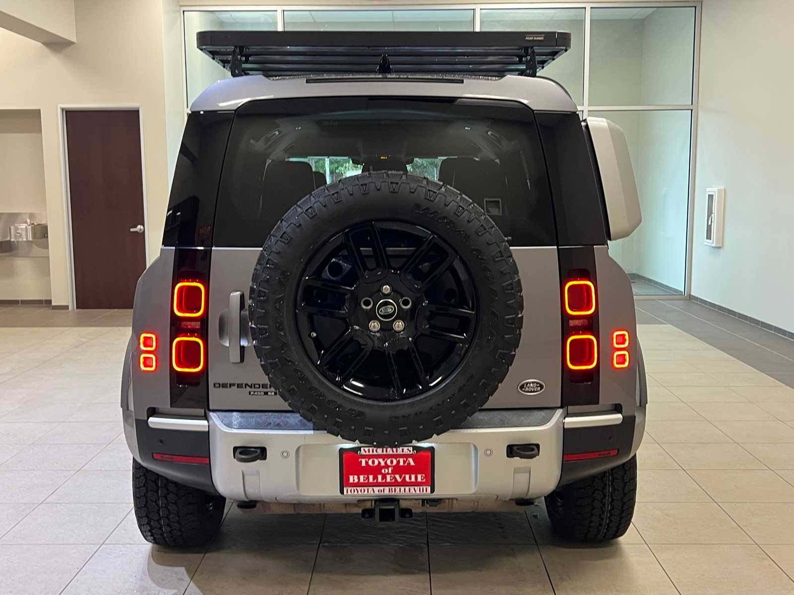 Thumbnail: 2020 Land Rover Defender - 5