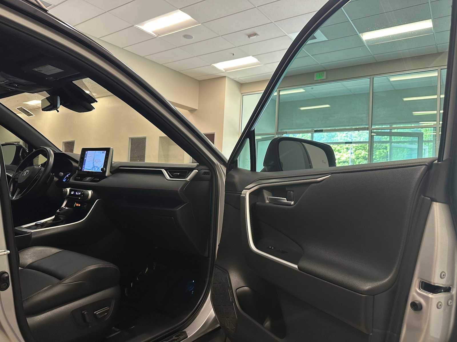 Thumbnail: 2021 Toyota RAV4 - 29