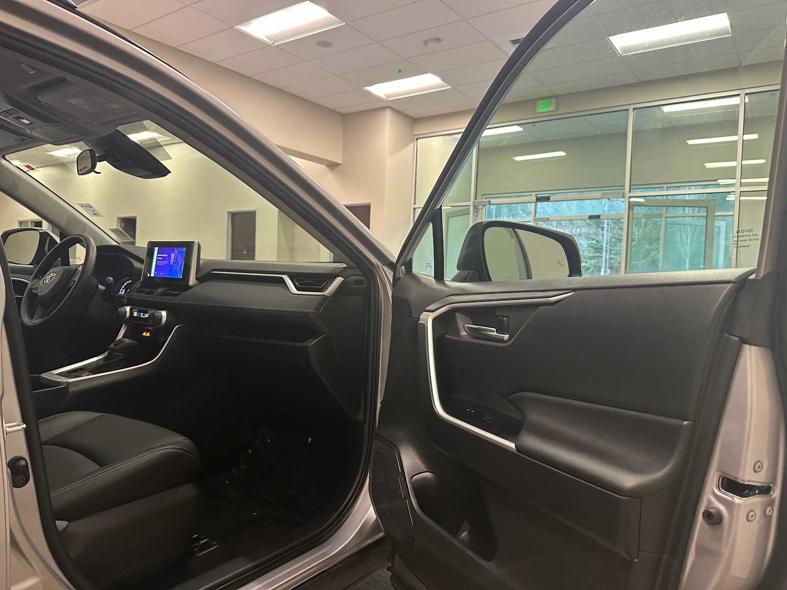 Thumbnail: 2024 Toyota RAV4 - 28