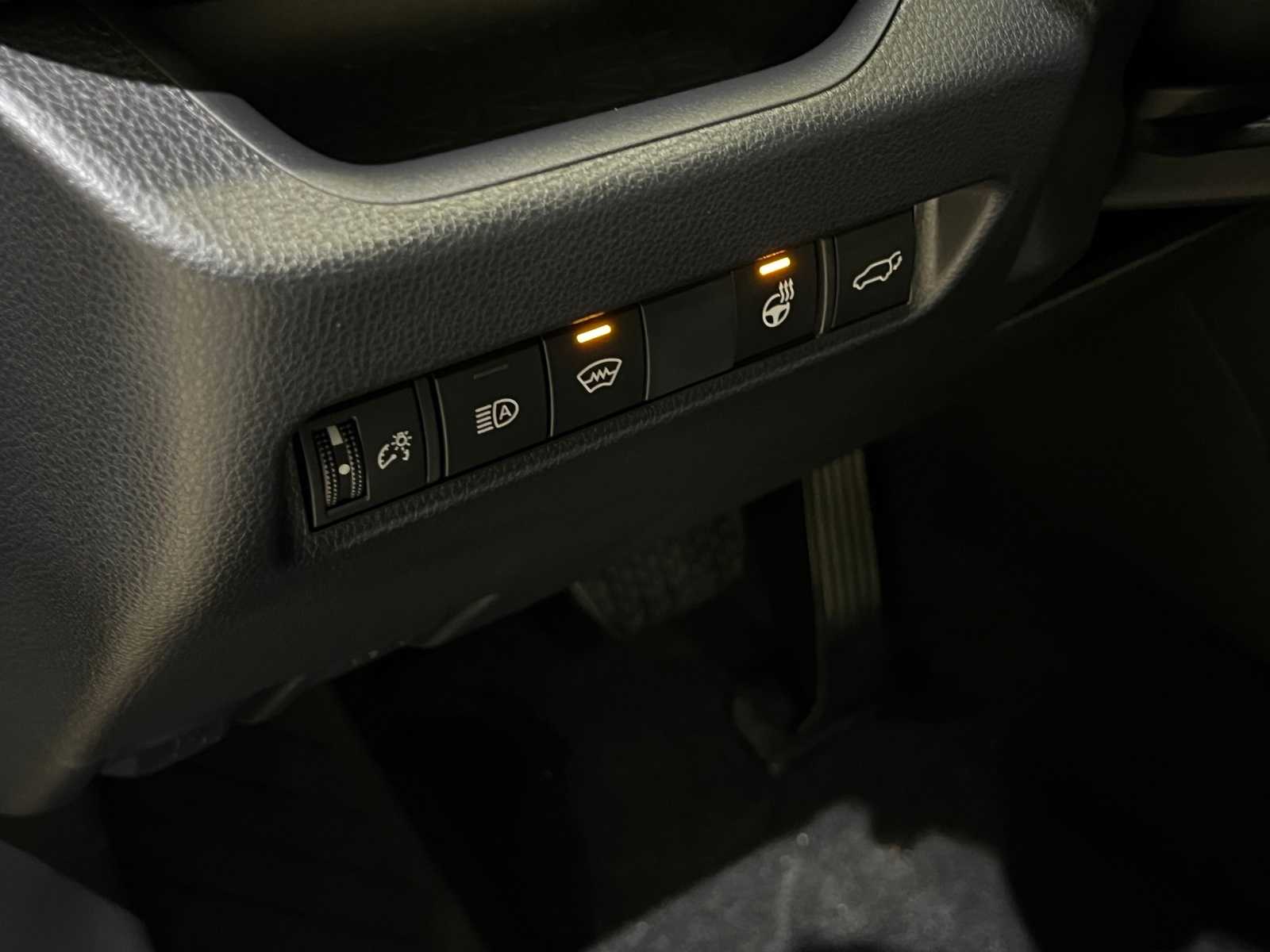 Thumbnail: 2025 Toyota RAV4 - 16