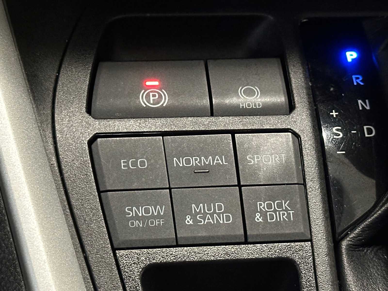 Thumbnail: 2022 Toyota RAV4 - 16