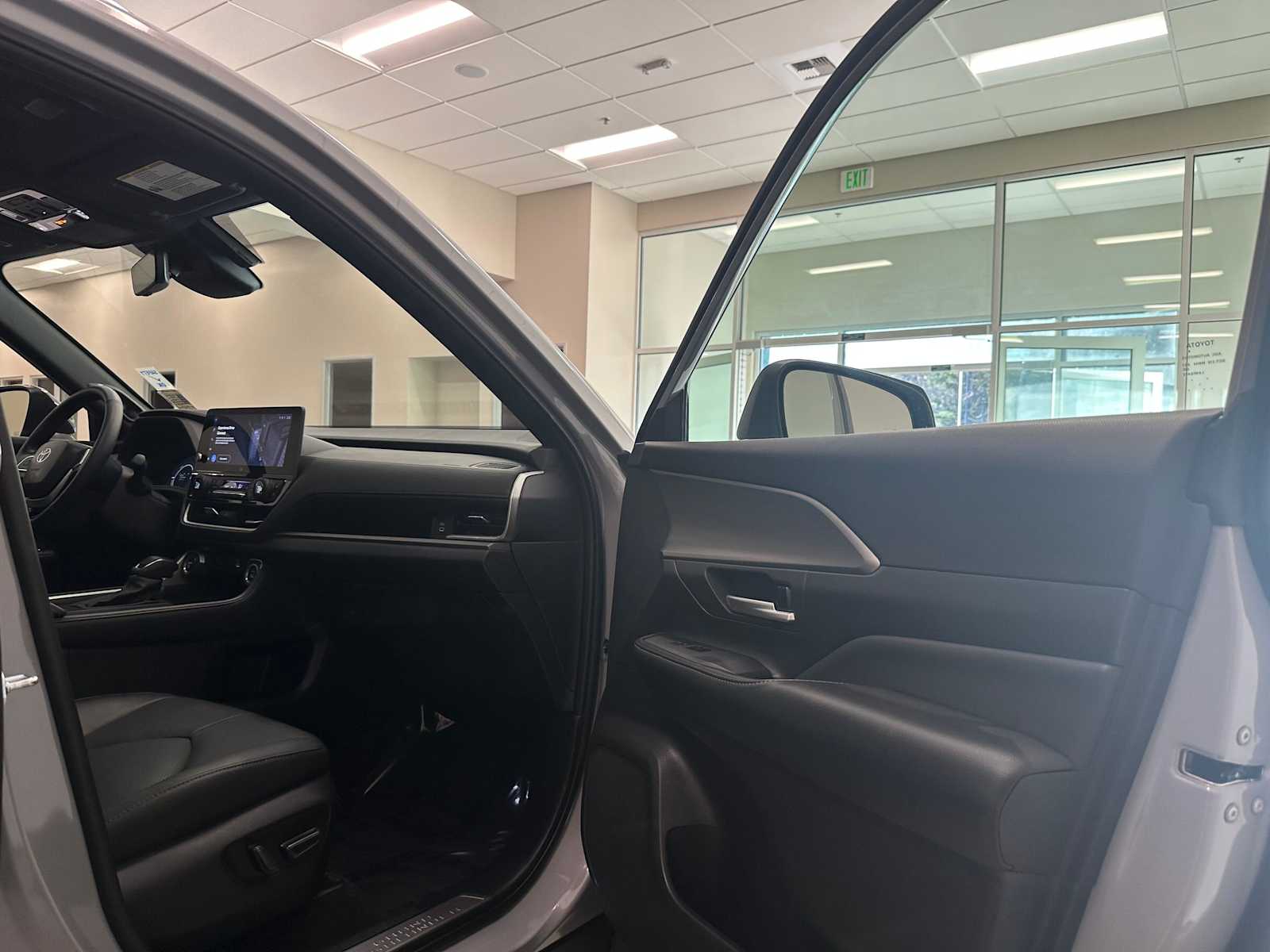 Thumbnail: 2025 Toyota Grand Highlander - 29