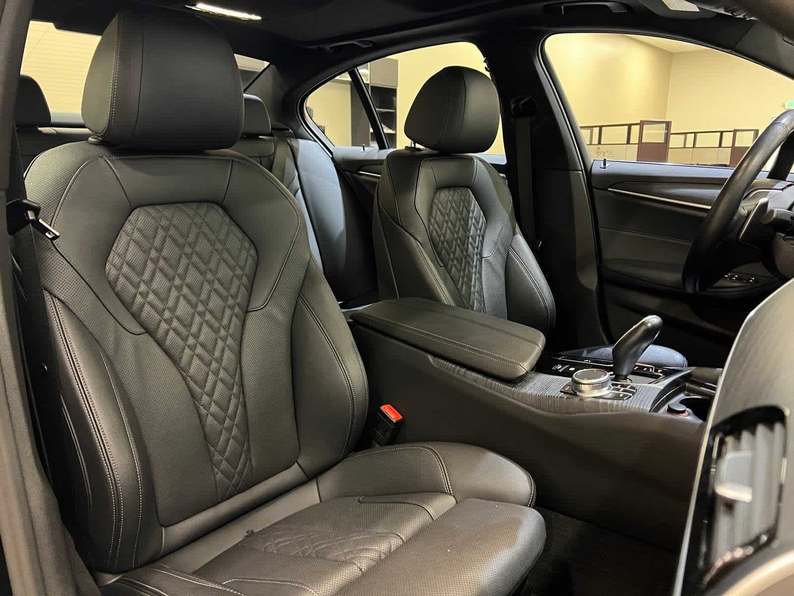 Thumbnail: 2022 BMW 5 Series - 14