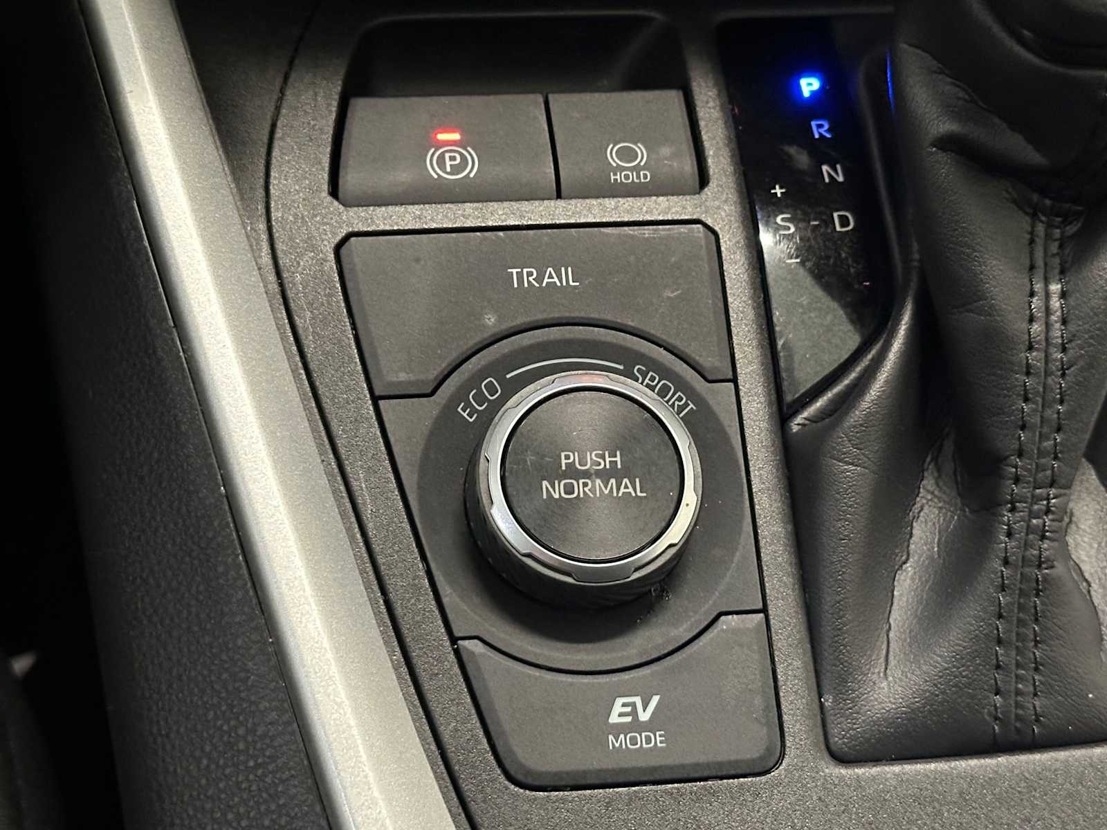 Thumbnail: 2025 Toyota RAV4 - 16