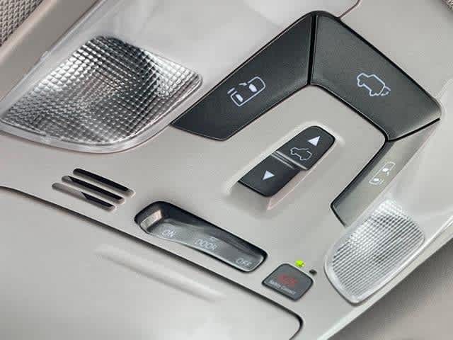 Thumbnail: 2020 Toyota Sienna - 33