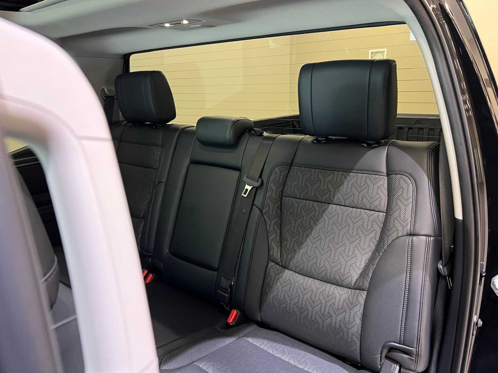 Thumbnail: 2022 Toyota Tundra - 13